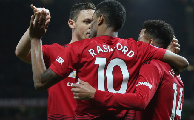 还好是队友阿尔马达惊天世界波,大马丁一看苦脸甩手惊叹不已.